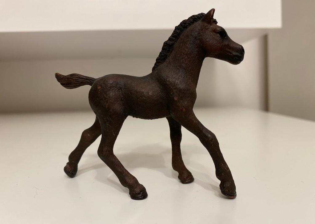 Schleich Exclusive Arabier Veulen ~ 97021, Verzamelen, Dierenverzamelingen, Ophalen of Verzenden, Zo goed als nieuw, Paard, Beeldje of Figuurtje
