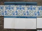 16 stuks antieke wandtegels met bloem in blauw/groen tinten, Ophalen