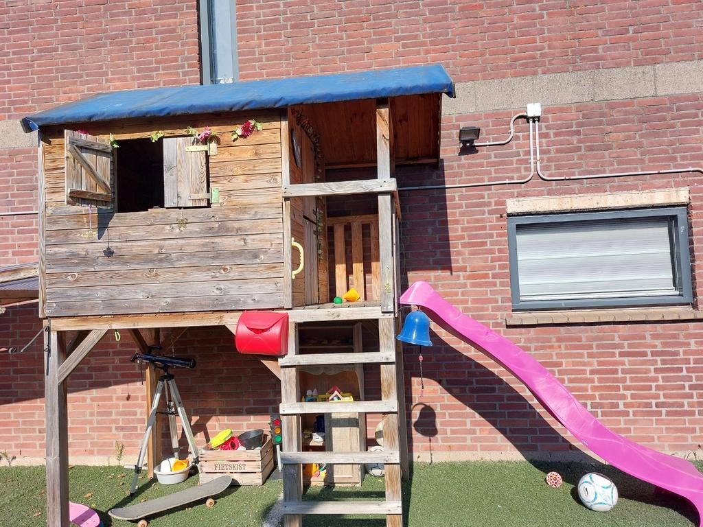 Houten speelhuisje met glijbaan, Kinderen en Baby's, Speelgoed | Buiten | Speelhuisjes, Ophalen