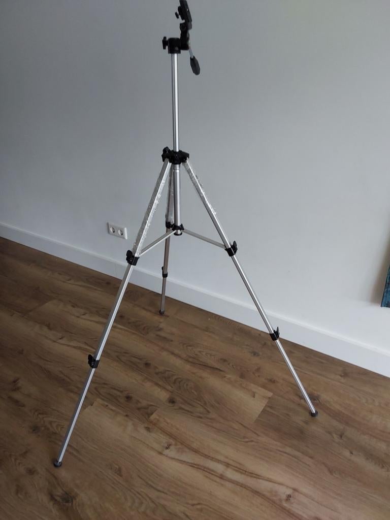 Driepoot statief - degelijk en stabiel. Nieuw., Zo goed als nieuw, 150 tot 175 cm, Met balhoofd, Ophalen of Verzenden