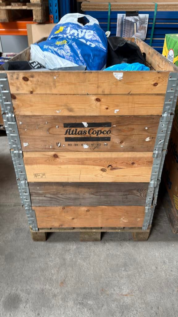 Zakken kleding zie de foto’s, Ophalen