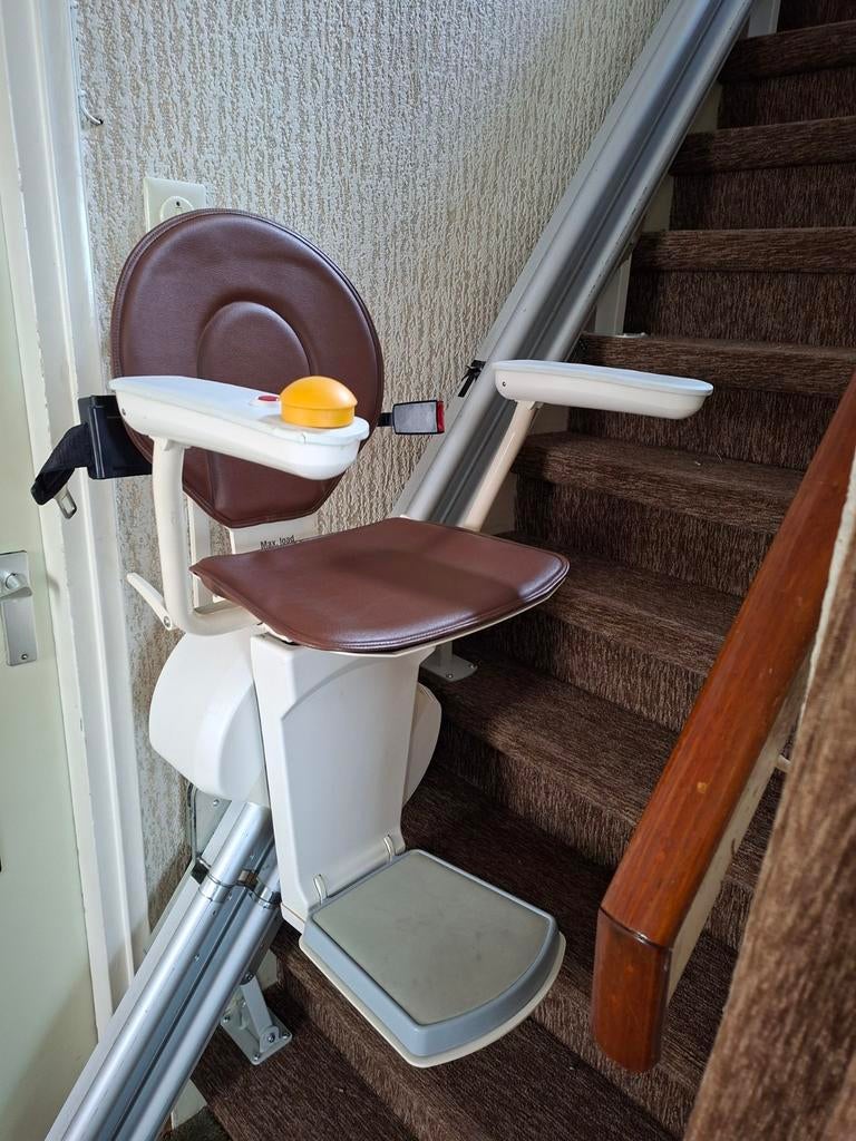 Goede traplift voor een rechte trap, Diversen, Ophalen, Gebruikt, Recht