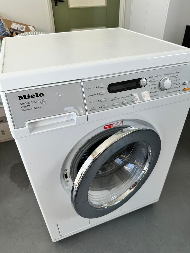 Miele wasmachine V 5849 – werkt goed, Ophalen, Zo goed als nieuw, 85 tot 90 cm, 1200 tot 1600 toeren