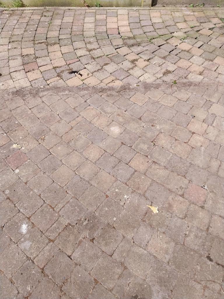 Straatwerk 5x4m kleine klinkers gratis, Ophalen, Gebruikt, Minder dan 10 meter