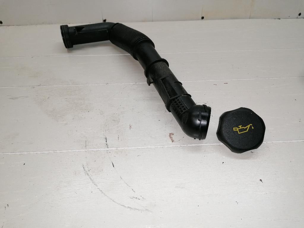 Porsche 996 - 997 Olievulbuis met Dop, Ophalen, Zo goed als nieuw