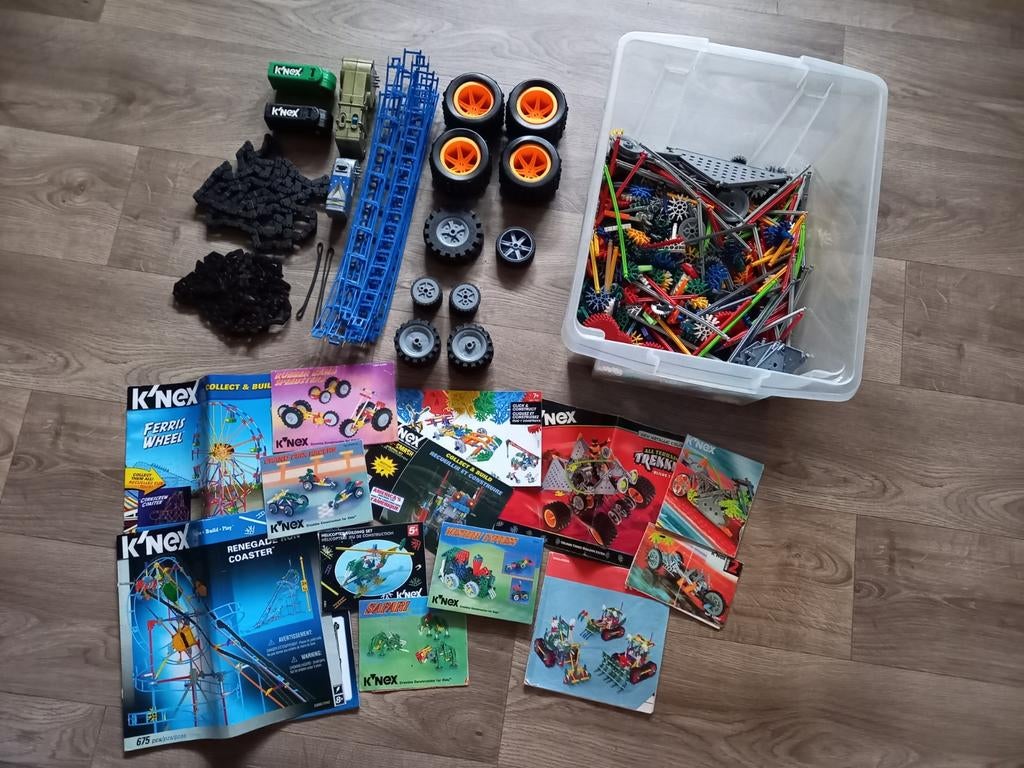 Partij K'nex met accessoires en beschrijvingen, Kinderen en Baby's, Speelgoed | Bouwstenen, Ophalen of Verzenden, K'nex