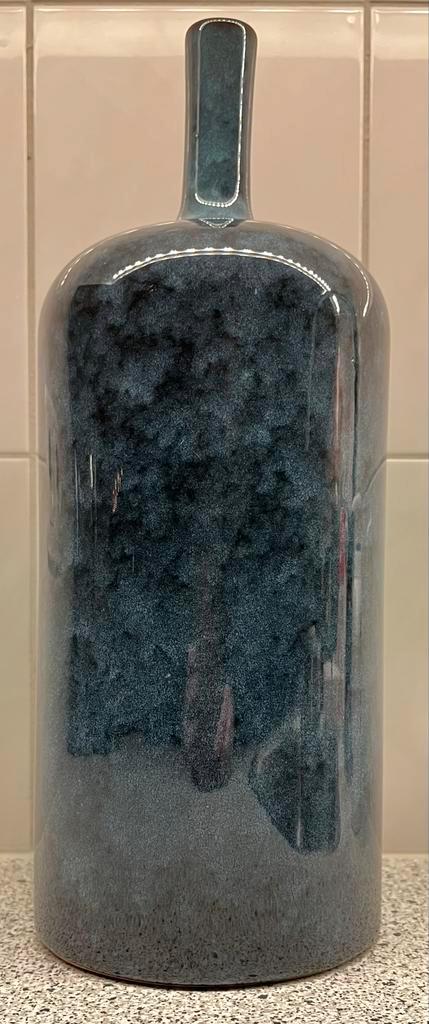 Decoratieve vaas met unieke glazuurafwerking, Huis en Inrichting, Woonaccessoires | Vazen, Zo goed als nieuw, Blauw, Minder dan 50 cm