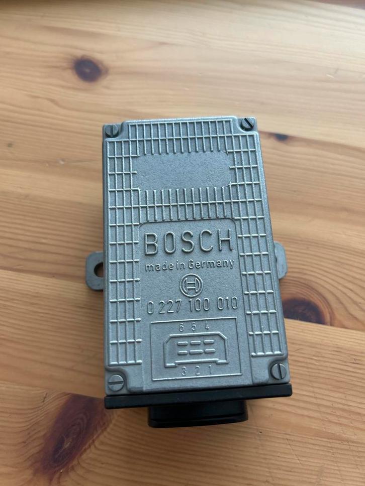 Porsche 924 ontstekingsmodule Bosch 0 227 100 010, Auto-onderdelen, Motor en Toebehoren, Porsche, Gebruikt, Ophalen of Verzenden