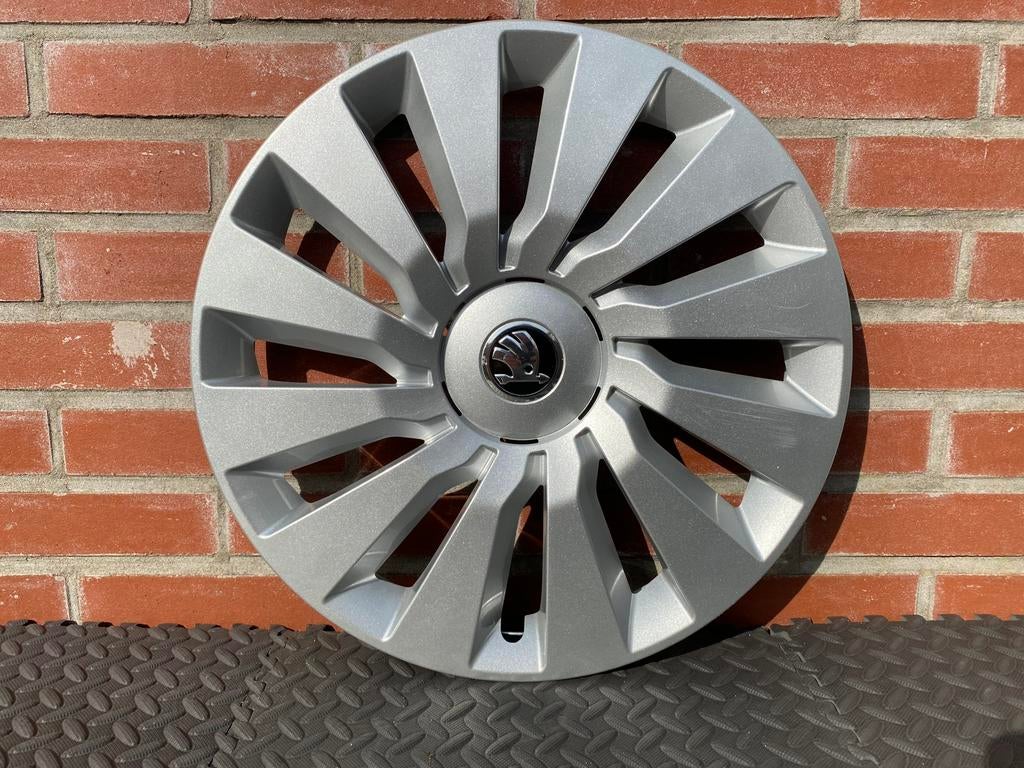 1 originele Skoda Octavia wieldop 16 inch, Auto diversen, Wieldoppen, Ophalen of Verzenden, Gebruikt