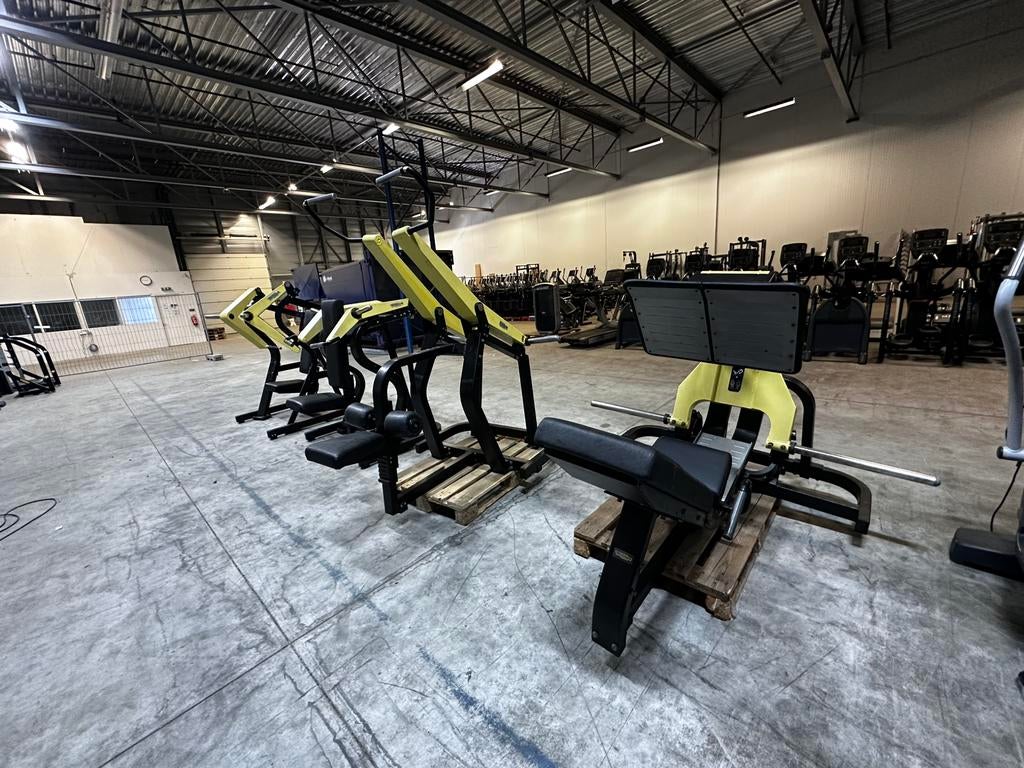 4 Technogym Pure Strength Plate Loaded Apparaten,Leg Press ,, Sport en Fitness, Ophalen, Gebruikt, Krachtstation