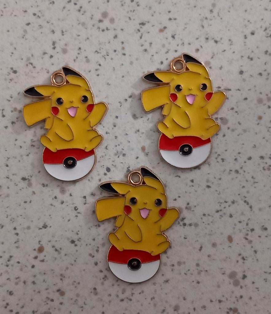 Pikachu op bal bedels, Ophalen of Verzenden, Nieuw, Bedel