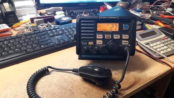 Icom M501 marifoon met VDES en atis . Met atis decoder!, Watersport en Boten, Navigatiemiddelen en Scheepselektronica, Zo goed als nieuw