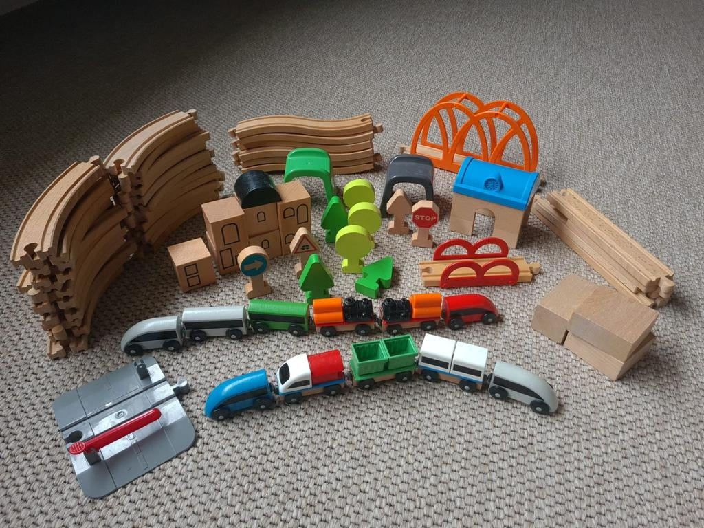 Ikea treinbaan met treinen & accessoires, Ophalen of Verzenden, Gebruikt