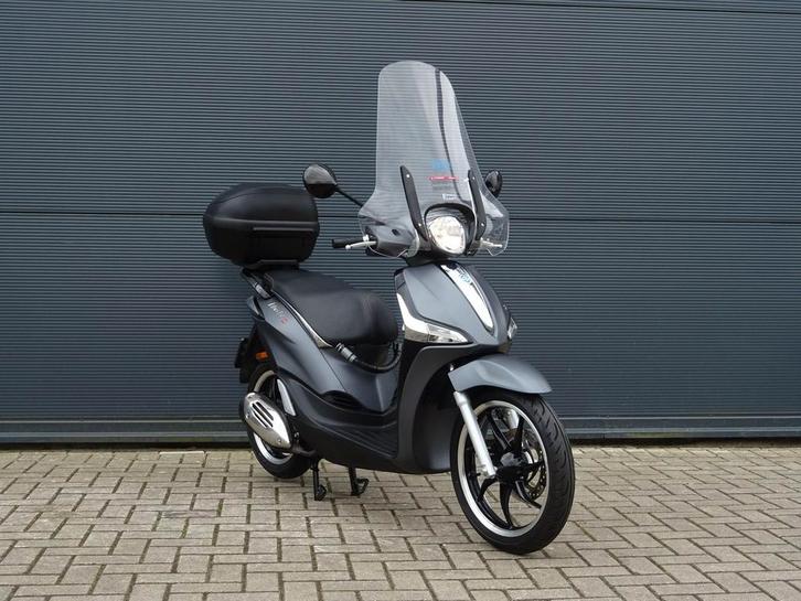 PIAGGIO LIBERTY 50i 4T  2017 Weinig KM Windscherm Topkoffer, Fietsen en Brommers, Scooters | Piaggio