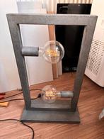 Mooie lamp. Betonlook. Met dimmer schakelaar, Ophalen of Verzenden, Zo goed als nieuw, Industrieel, 50 tot 75 cm