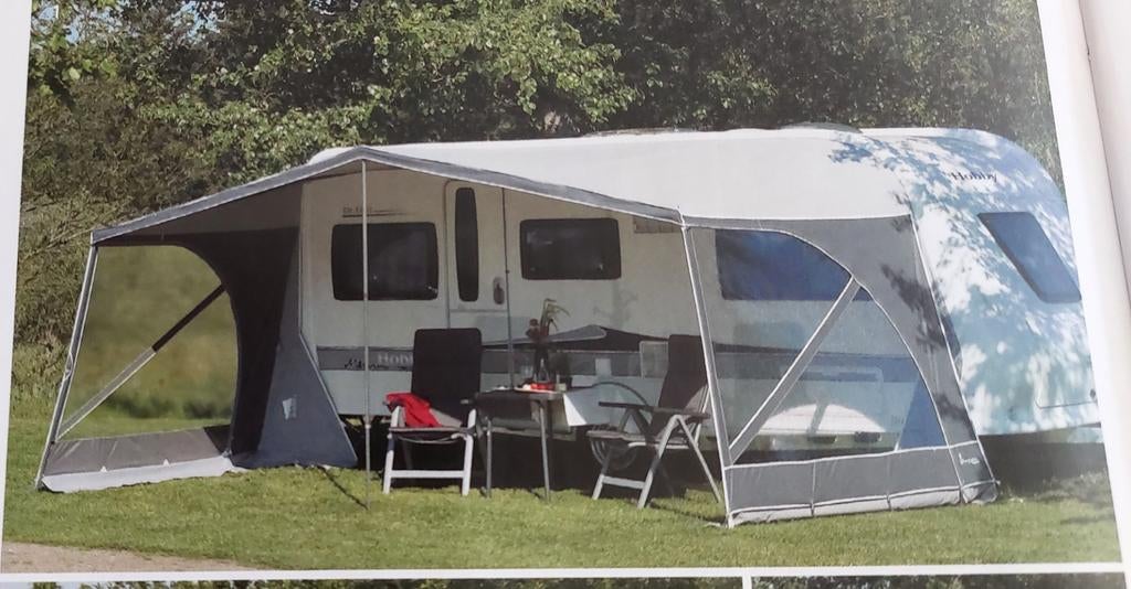 Te koop prachtige Dethleff Caravan 2005, netjes onderhouden., Caravans en Kamperen, Caravans, Vast bed, Standaardzit, 7 tot 8 meter