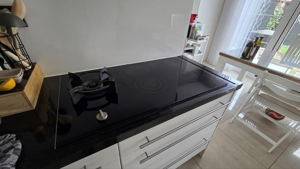 Atag keramische kookplaat met wokpit gas 90cm x 50cm., Witgoed en Apparatuur, Kookplaten, Gebruikt, Keramisch, Inbouw, 4 kookzones