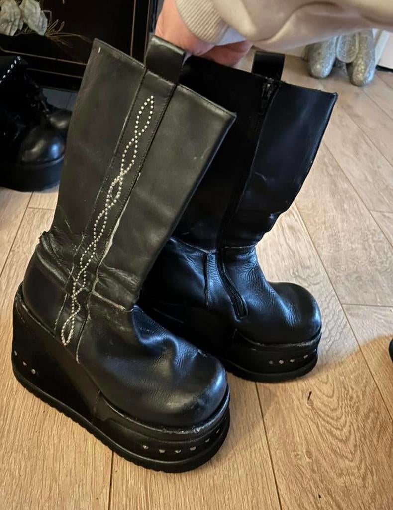 Kisten, Ophalen, Zo goed als nieuw, Zwart, Sneakers of Gympen
