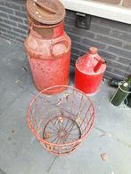 Vintage rode melkbus, oliekannetje en draadmand, Ophalen