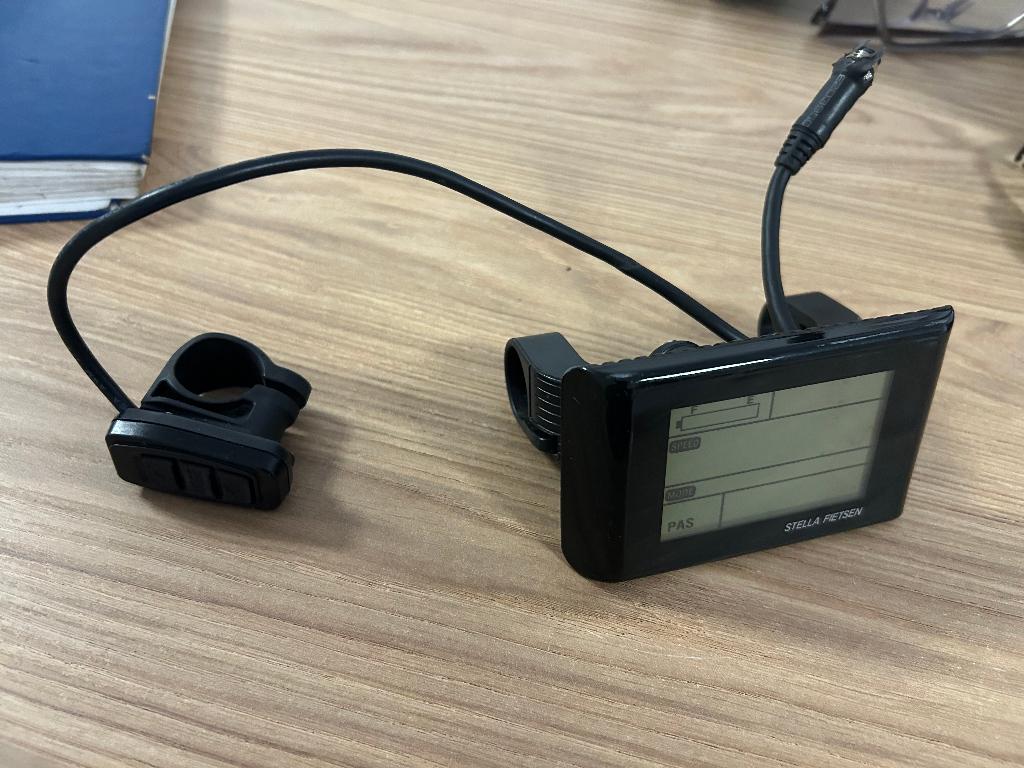 stella display / 5 pins aansluiting, Fietsen en Brommers, Fietsaccessoires | Fietscomputers, Ophalen of Verzenden, Gebruikt