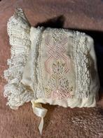 Prachtig vintage beren poppen baby mutsje, kant, Antiek en Kunst, Ophalen of Verzenden