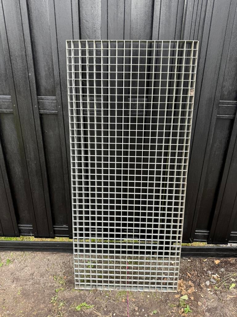 Te koop zwaar stalen gegalvaniseerd rooster 134x60x3cm, Doe-het-zelf en Verbouw, Metalen, Ophalen, Gebruikt