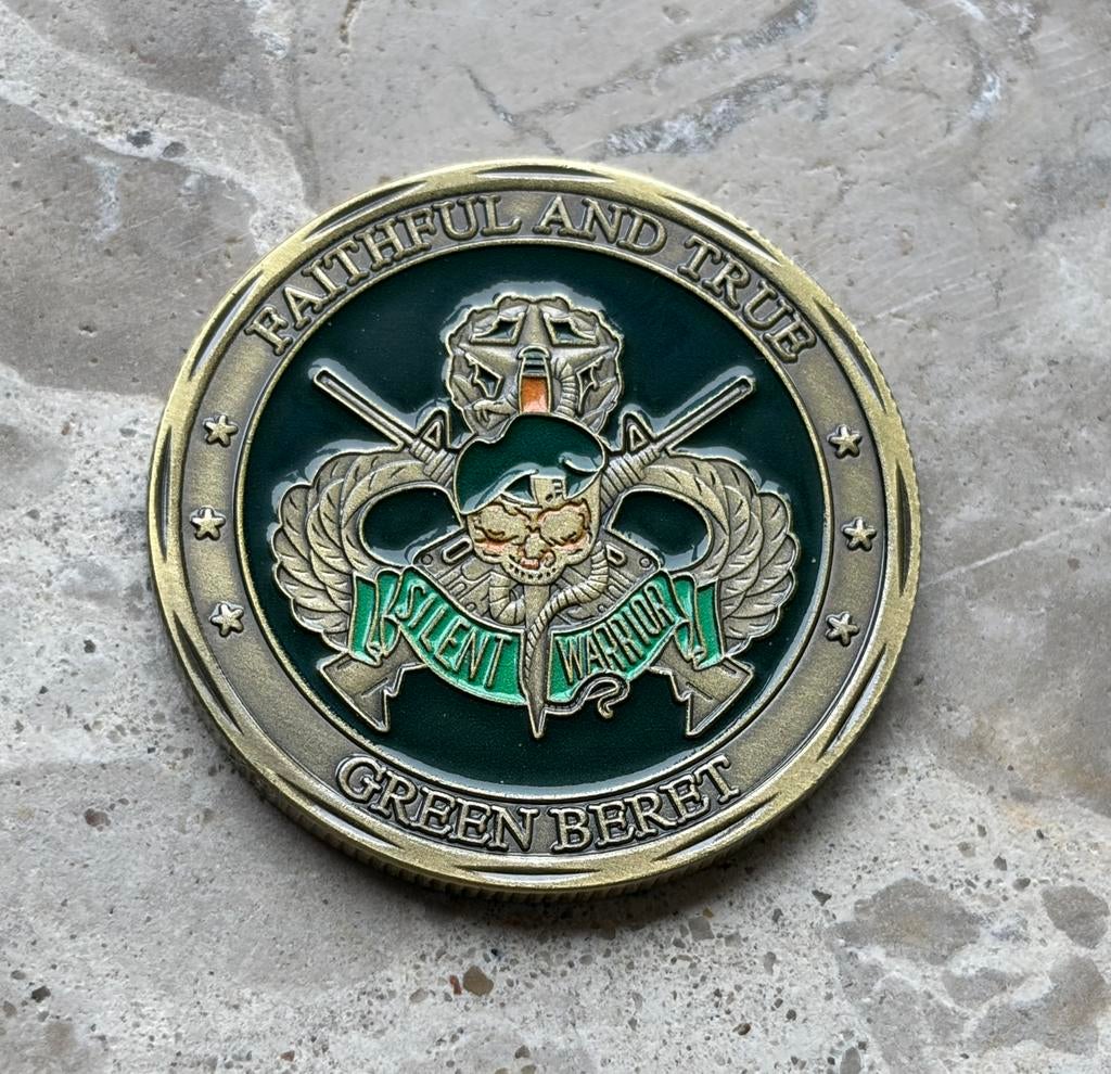 US Army special forces green beret coin, Verzamelen, Ophalen of Verzenden, Landmacht, Amerika, Embleem of Badge