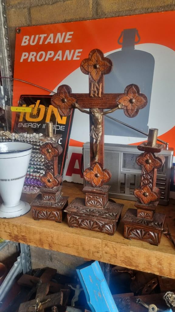 Antieke houten kruisbeeld en kandelaars, Ophalen of Verzenden