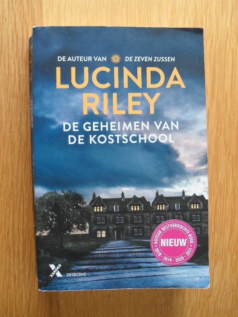De geheimen van de kostschool van Lucinda Riley, Ophalen of Verzenden, Gelezen
