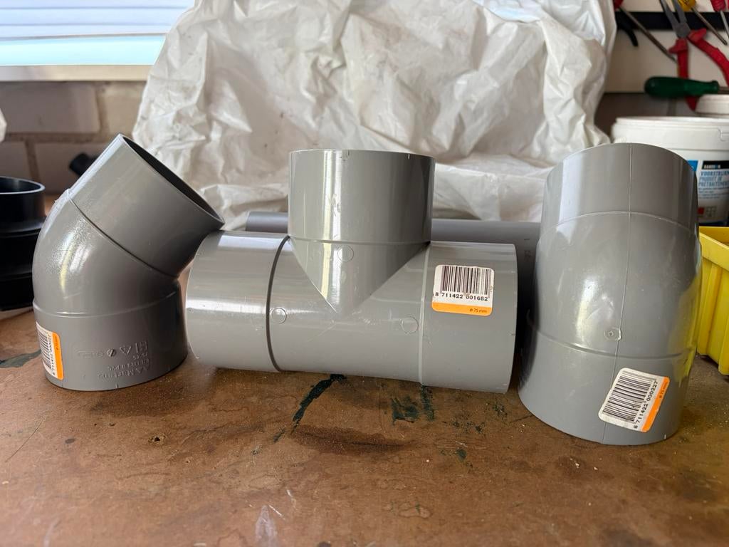 T-stuk en twee 45 graden bochten pvc 75 mm, Bochten, Pvc, 60 tot 80 mm, Nieuw