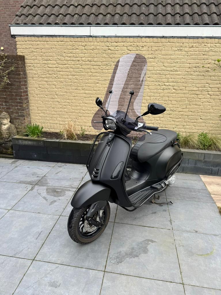 Vespa sprint snor met veel opties, Fietsen en Brommers, Scooters | Vespa, Ophalen, Zo goed als nieuw, Benzine, 50 cc
