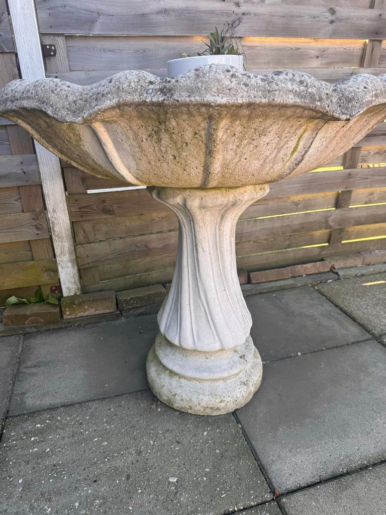 Decoratieve betonnen bloempot/plantenbak, Gebruikt, Balkon, Rond, Ophalen of Verzenden