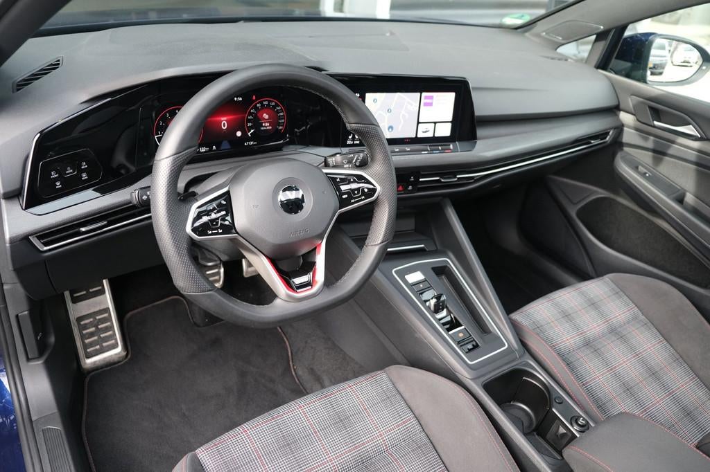 Volkswagen Golf 8 2.0 TSI GTI DSG 245PK Pano Cam Led ACC Tre, Auto's, Volkswagen, 730 kg, Gebruikt, 4 cilinders, 1984 cc