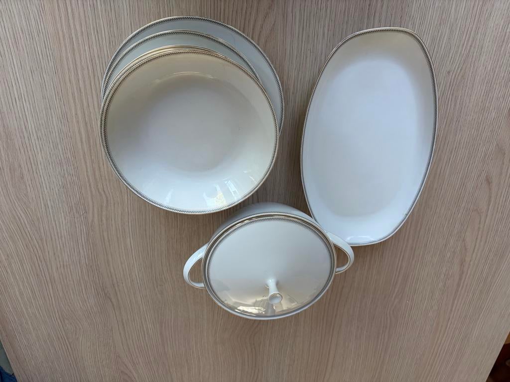 Arzberg servies -2025 - GoudenMedaille XI.Triennale Mailand, Gebruikt, Ophalen of Verzenden, Overige stijlen, Porselein