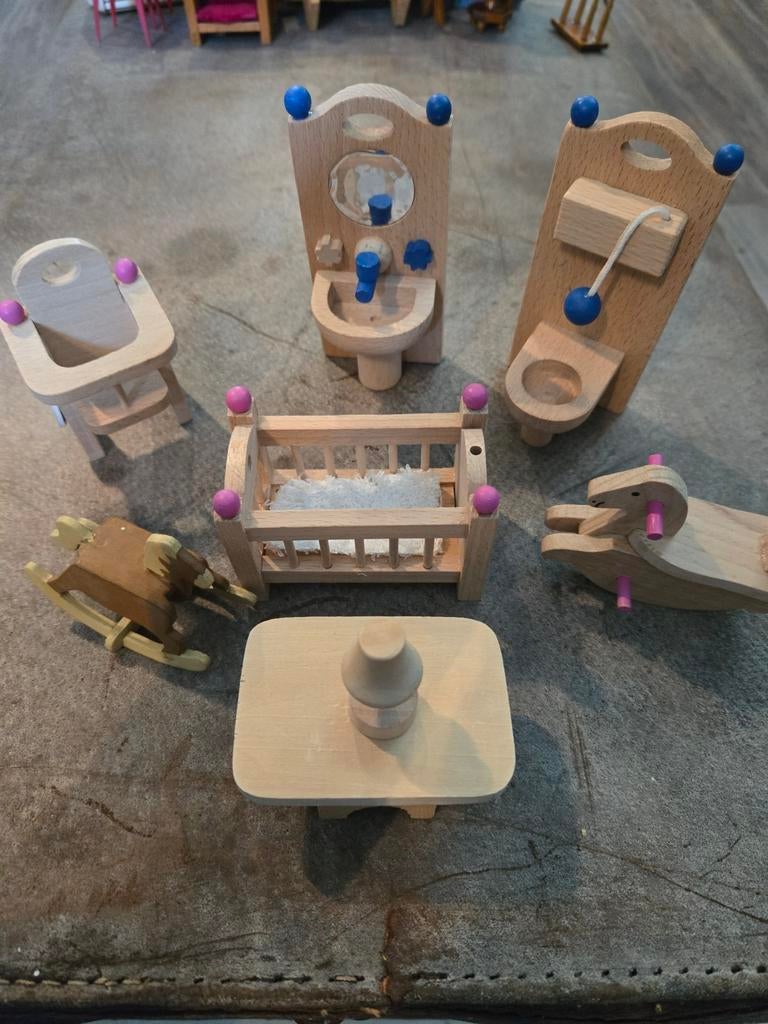 Houten poppenhuis meubels - babykamer en badkamer, Verzenden