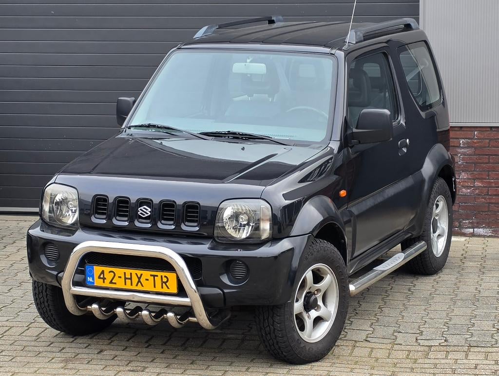 Suzuki Jimny 1.3 JX 4WD 2002 Zwart NAP mooie auto APK, Auto's, Suzuki, 13 km/l, Stof, 40 €/maand, 4 cilinders