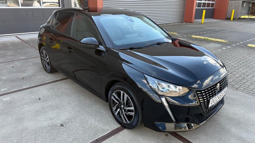 Peugeot 208 1.2 Allure 100pk Pano, Carplay Achteruitcamera, Voorwielaandrijving, 100 pk, Zwart, Handgeschakeld