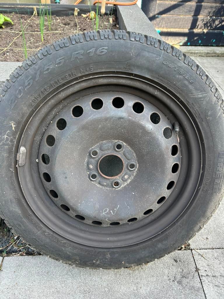 4x pirelli winterbanden 205/55 R16, Ophalen, Zo goed als nieuw