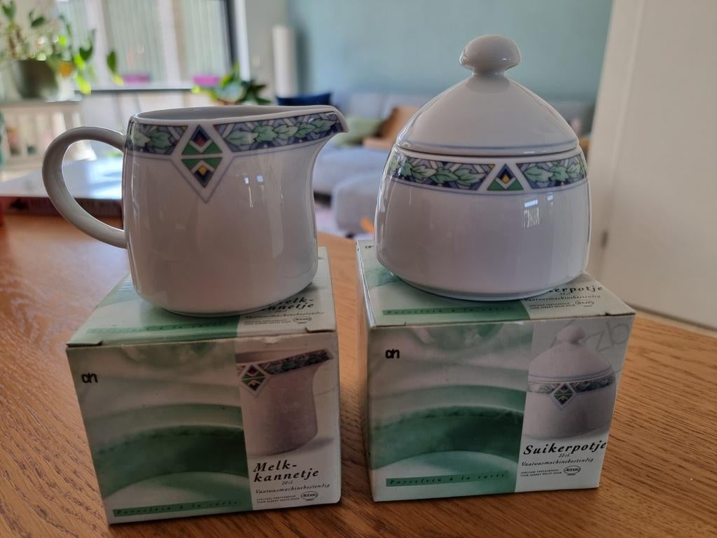 Porselein Suikerpot en melkkan, nieuw, Huis en Inrichting, Overige typen, Nieuw, Ophalen of Verzenden, Overige stijlen