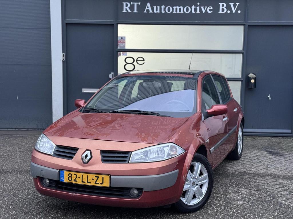 Renault Megane 2.0-16V Privilège Luxe Pano / Automaat, 1998 cc, Gebruikt, 4 cilinders, Metallic lak