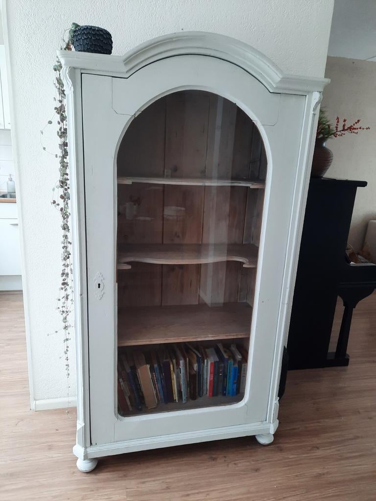 Mooie witte vitrinekast, Huis en Inrichting, Kasten | Vitrinekasten, Ophalen, Zo goed als nieuw, 25 tot 50 cm, 50 tot 100 cm