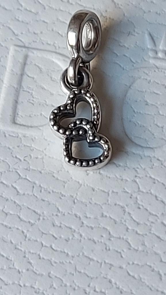 Originele Pandora zilveren Essence Me bedel hartjes, Ophalen of Verzenden, Zo goed als nieuw, Zilver, Pandora