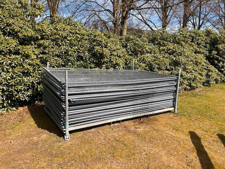 Bouwhekken en betonvoeten te koop, Tuin en Terras, Tuinhekken en Hekwerk, Gebruikt, Overige typen, IJzer, Ophalen of Verzenden