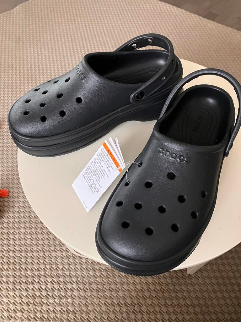 Nieuwe zwarte Crocs, Kleding | Dames, Schoenen, Ophalen of Verzenden, Nieuw, Zwart, Slippers