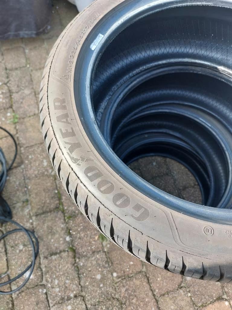 3 Goodyear all season banden - 225 45 R17, Ophalen