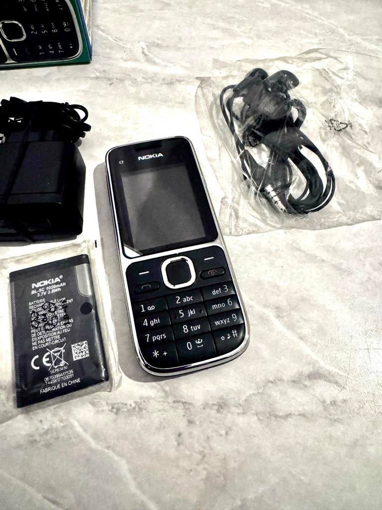 Nieuwe Nokia C2-01 in doos met alle toebehoren, Telecommunicatie, Mobiele telefoons | Nokia, Zwart, Fysiek toetsenbord, Nieuw