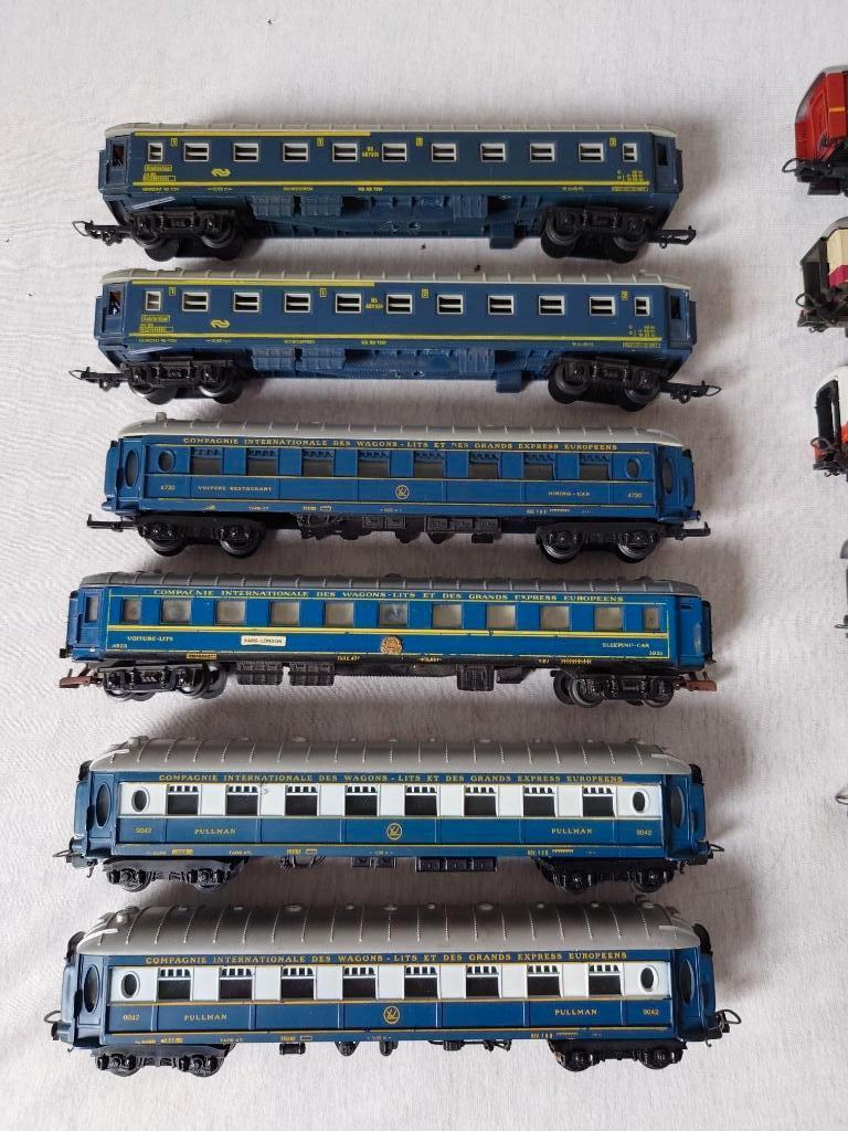 16 wagons nu voor 50 euro, Hobby en Vrije tijd, Modeltreinen | H0, Gebruikt, Gelijkstroom of Wisselstroom, Wagon, Ophalen of Verzenden