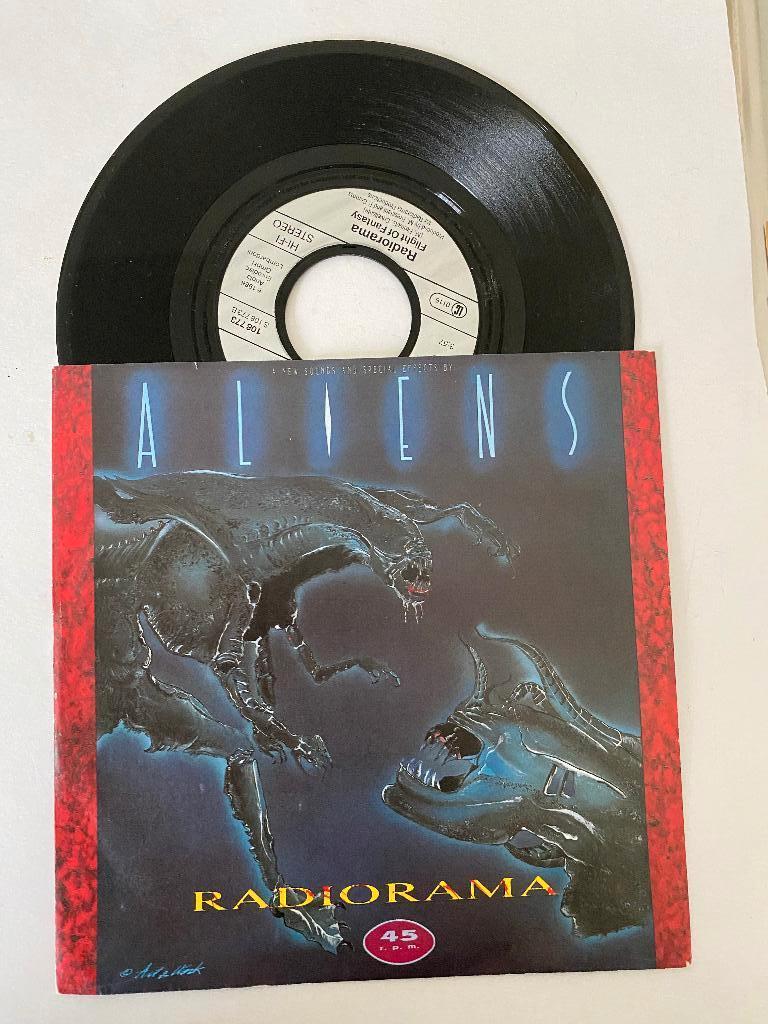 Radiorama – Aliens(1986), 7 inch, Single, Ophalen of Verzenden, Zo goed als nieuw