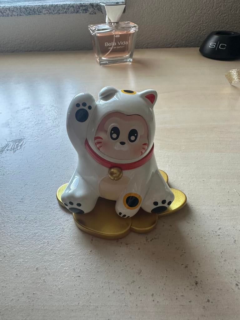 Wooo the sllo lucky cat figurine, Verzamelen, Ophalen of Verzenden, Zo goed als nieuw