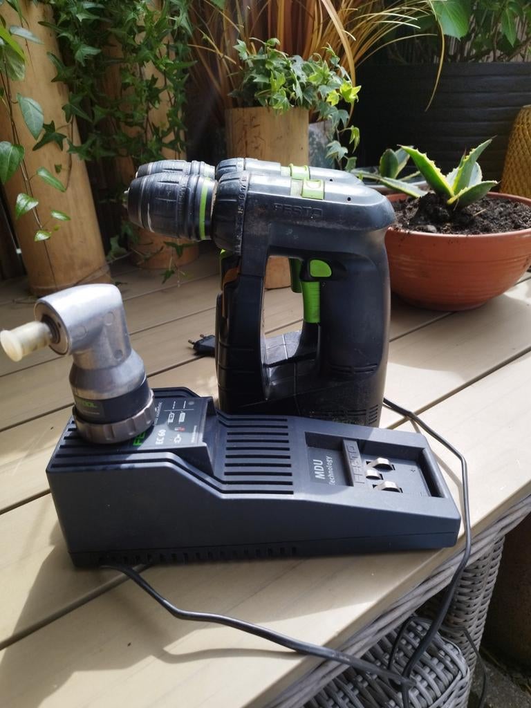 Festool Boormachine een stuk met Oplader en Haakse Kop, Ophalen of Verzenden, Gebruikt, Minder dan 400 watt, Boormachine